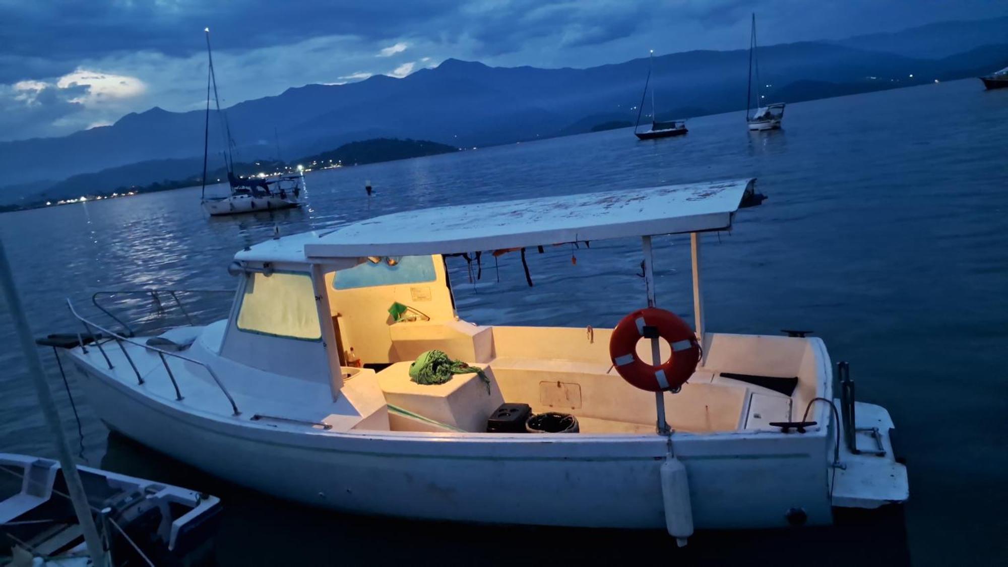 Pernoite A Bordo Hotel ปาราตี ภายนอก รูปภาพ